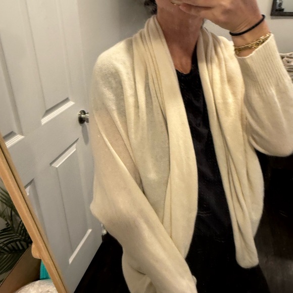 The Row Sweaters - The Row $2500 Cream cashmere Cardigan